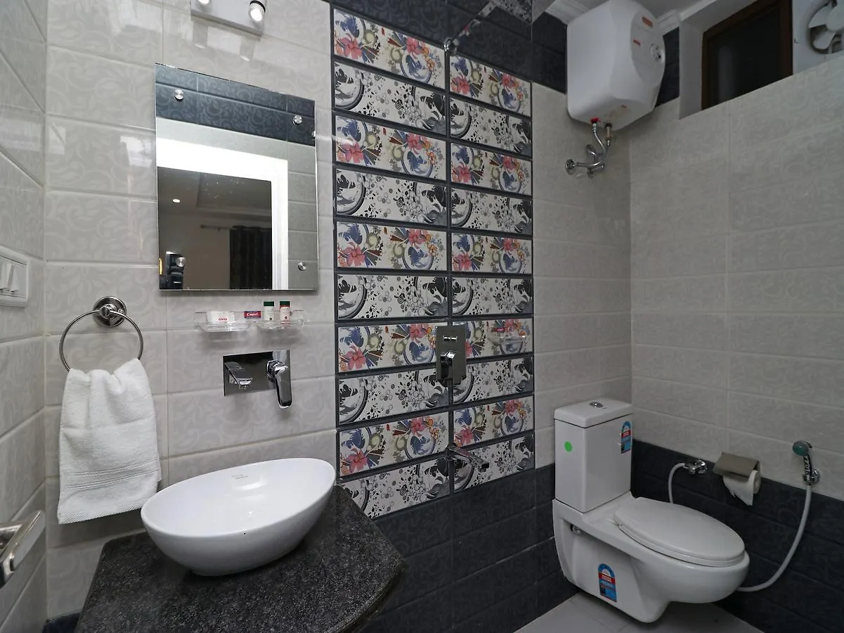 Oyo 11526 Hotel Apollo Agra