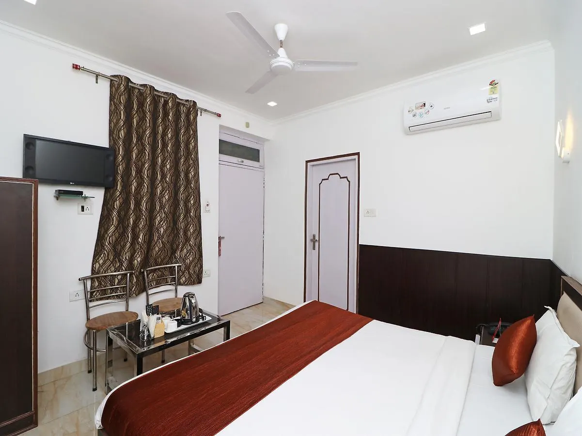 Oyo 11526 Hotel Apollo Agra  3*, Agra (Uttar Pradesh)